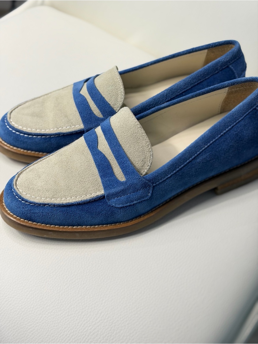 NWOT Unisex Discontinued Suede TwoTone Penny Loafers Cobalt Blue Light Gray UK 4